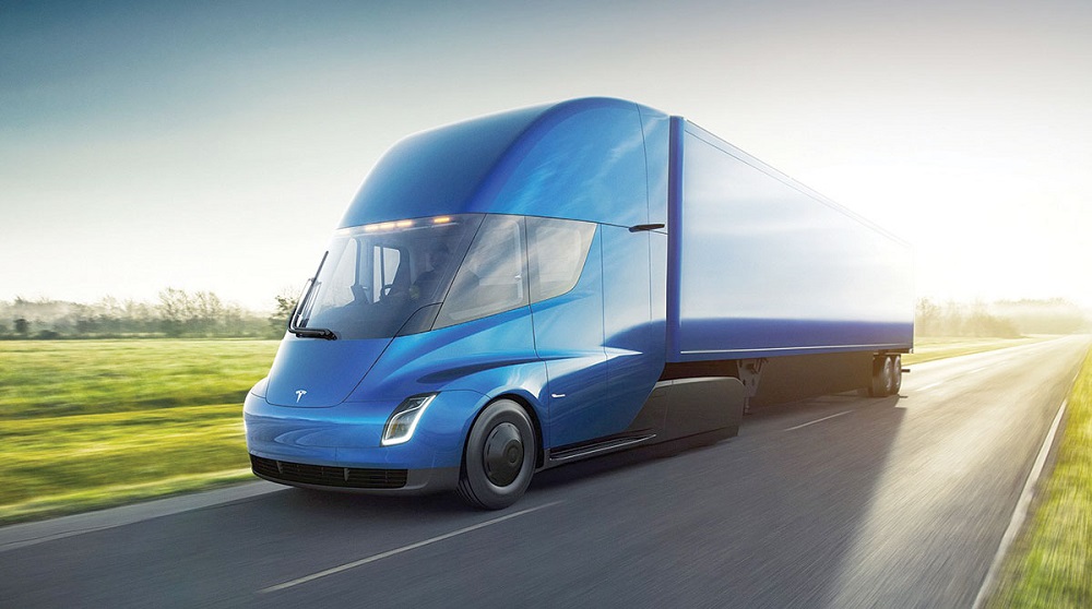 Tesla elektriskais kravas vilcējs ar pilnu uzlādi spēs nobraukt 1000 km