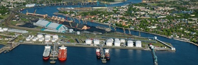 2015.gada maijā Ventspils brīvostā pārkrauti 1,9 miljoni tonnu kravu. Pirmajos piecos mēnešos kopā kravu apgrozījums sasniedzis 11,8 miljonus tonnu.  